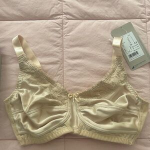Amoena Cream Satin Lace Bra